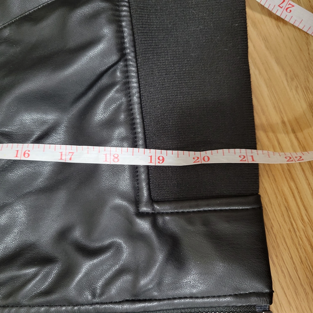 GAP Black Bomber Jacket Sleek Glossy Design - Picture 4 of 7